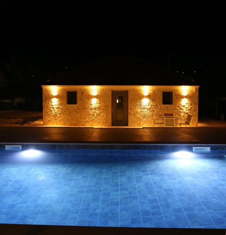 Unity Villa Andipata Luaran gambar